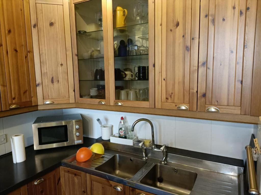 City Centre Flat - Sleep Upto 4 Edimburgo Exterior foto
